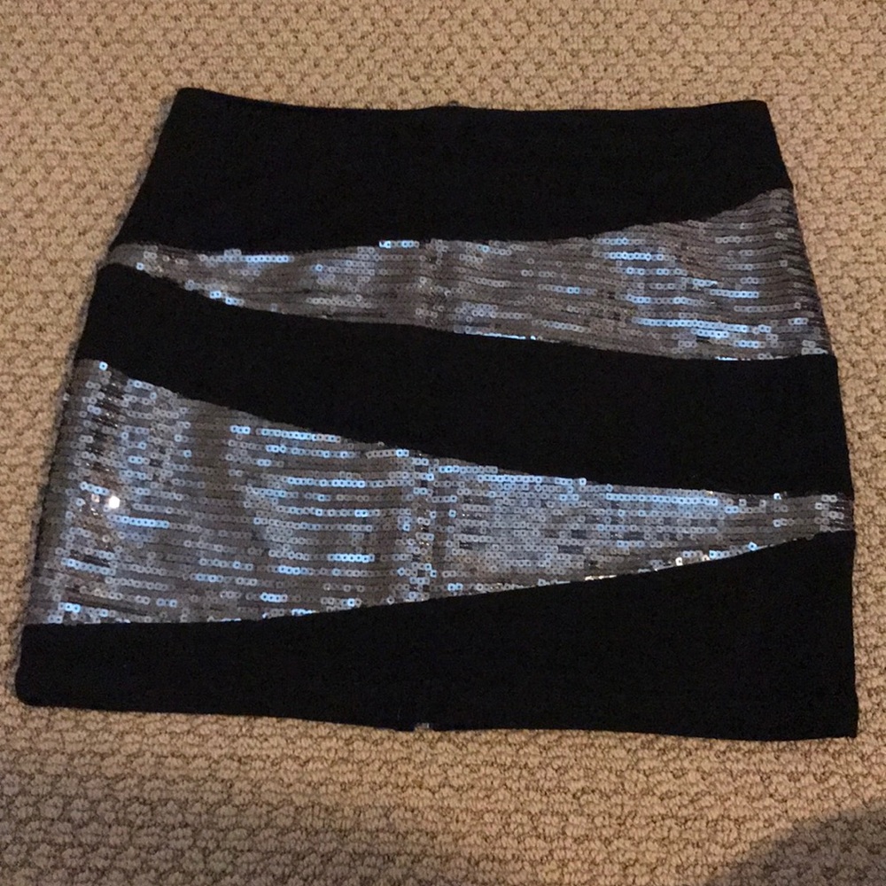 Forever 21 size large sequin skirt
